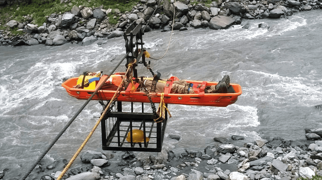 Spencer Shell universal basket stretcher in action